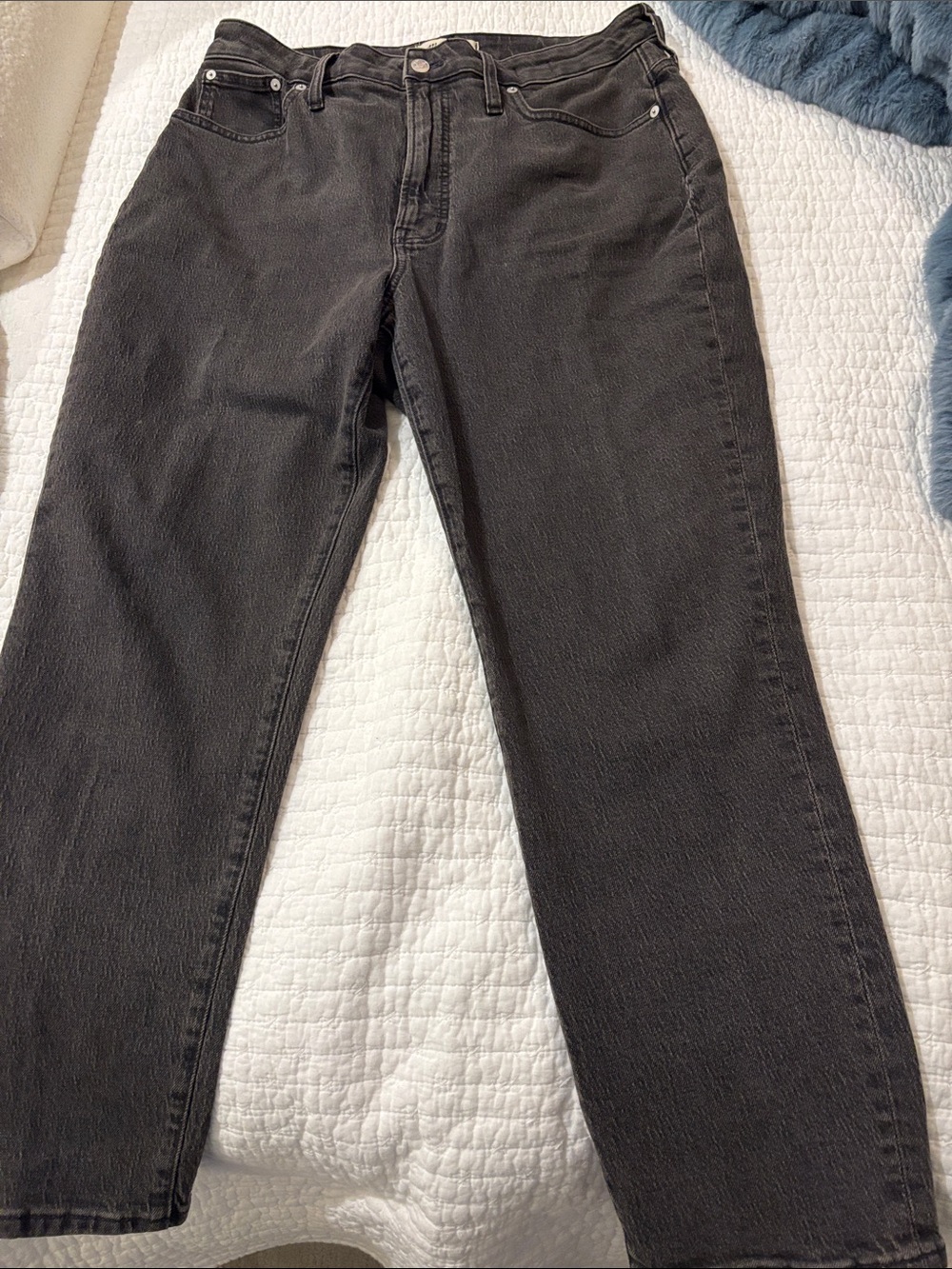 Madewell Women’s Straight Jeans in Charcoal Black
